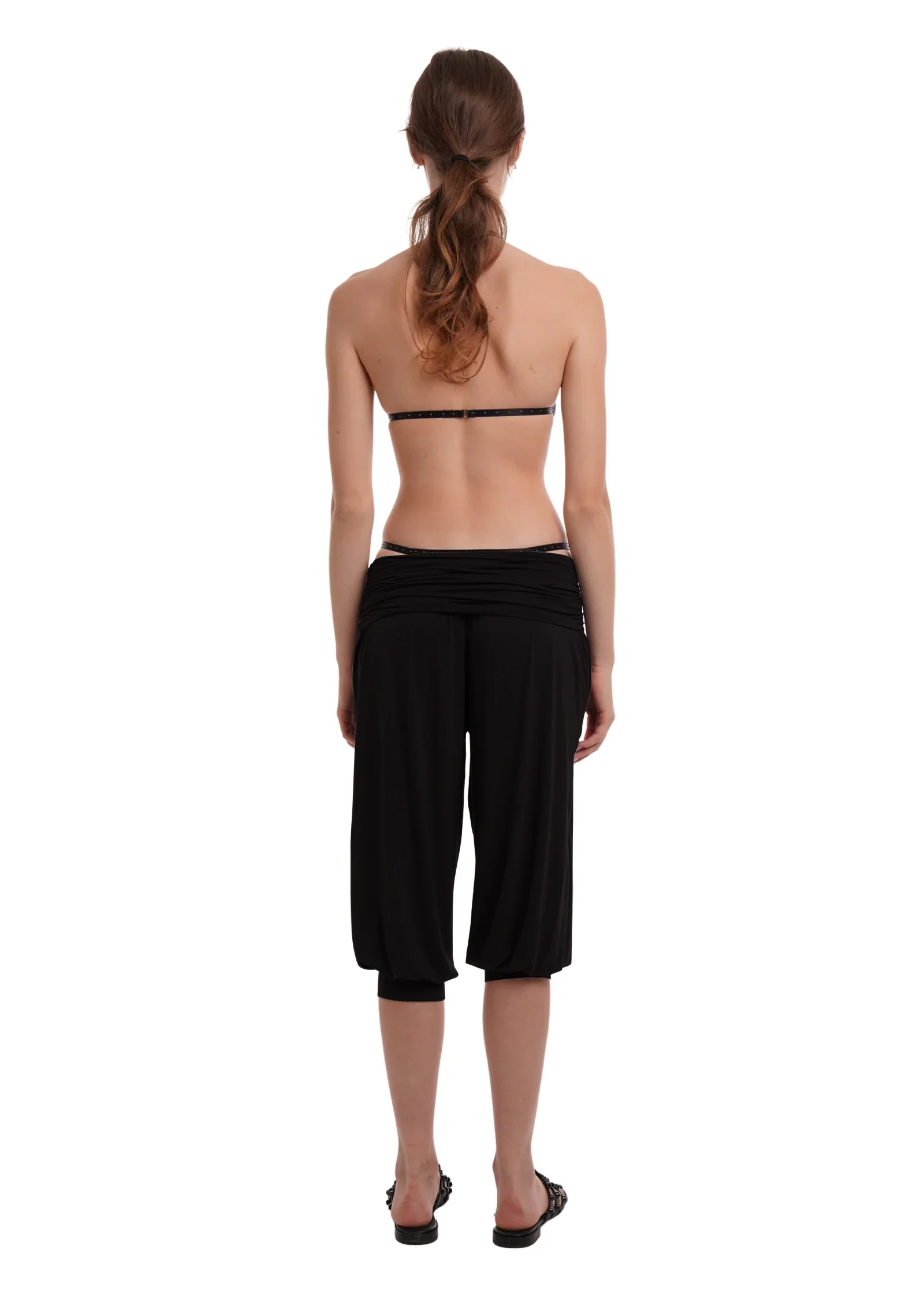 CHARLI CAPRIS IN BLACK - Image 4