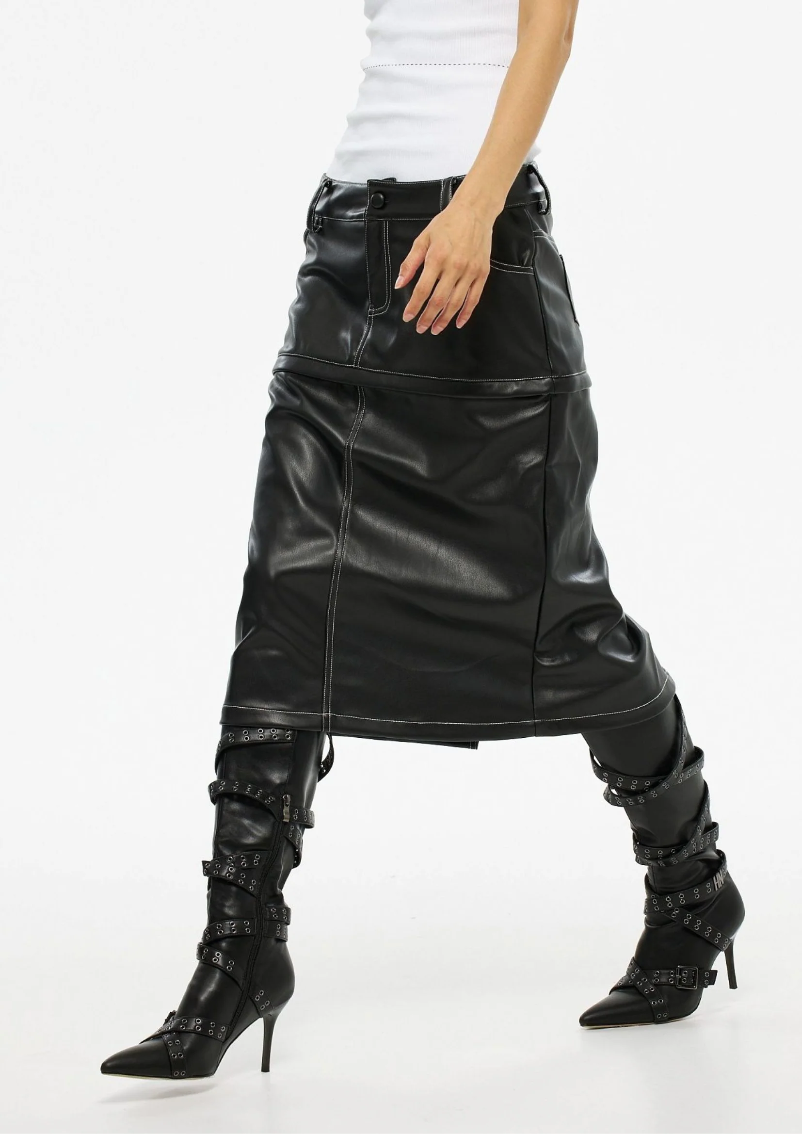 Nii HAi BOOTS IN BLACK - Image 2